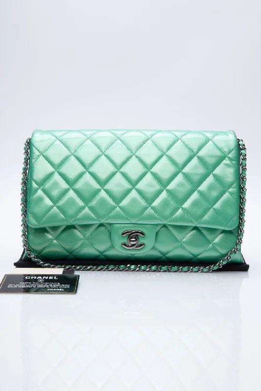 CHANEL Timeless Clutch On Chain Patent Leather Green