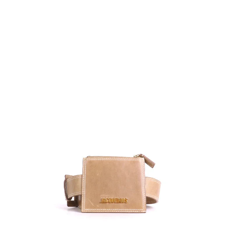 JACQUEMUS - Le Porte ceinture Jacquemus en cuir lisse marron (M)