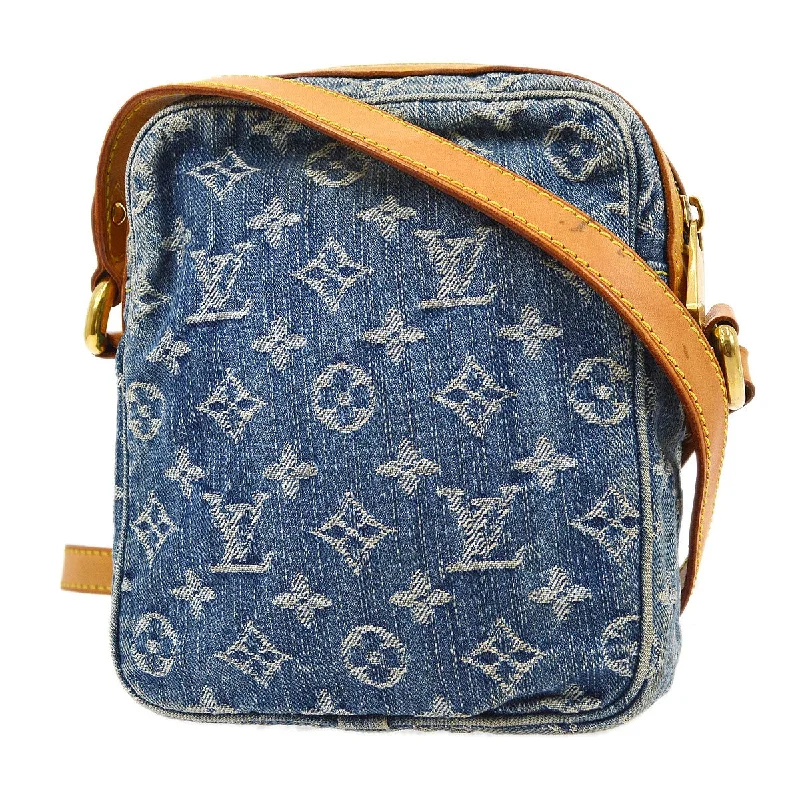 LOUIS VUITTON 2007 CAMERA BAG M95348